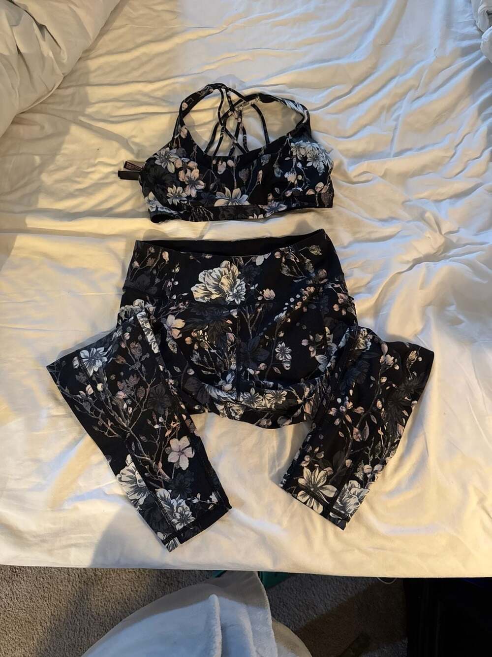 Victoria's Secret Sport Bra and Legging Set Black Lois Floral